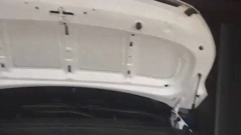 амортизаторы капота на Hyundai Creta